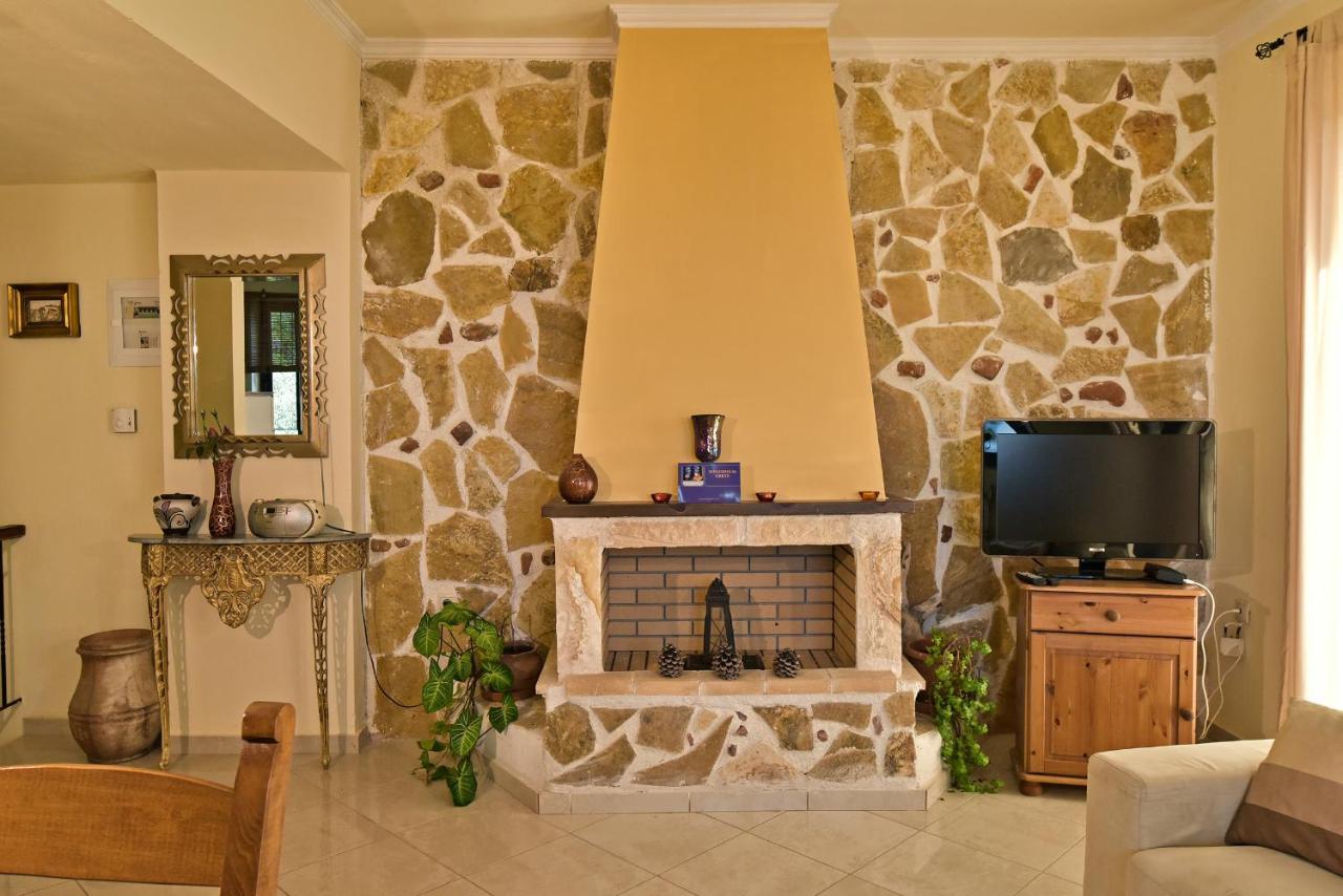 Olive Farm Villa Agia Marina  Bagian luar foto